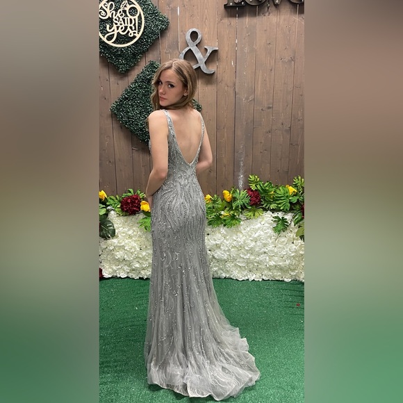 Beaded evening gown - Picture 4 of 9